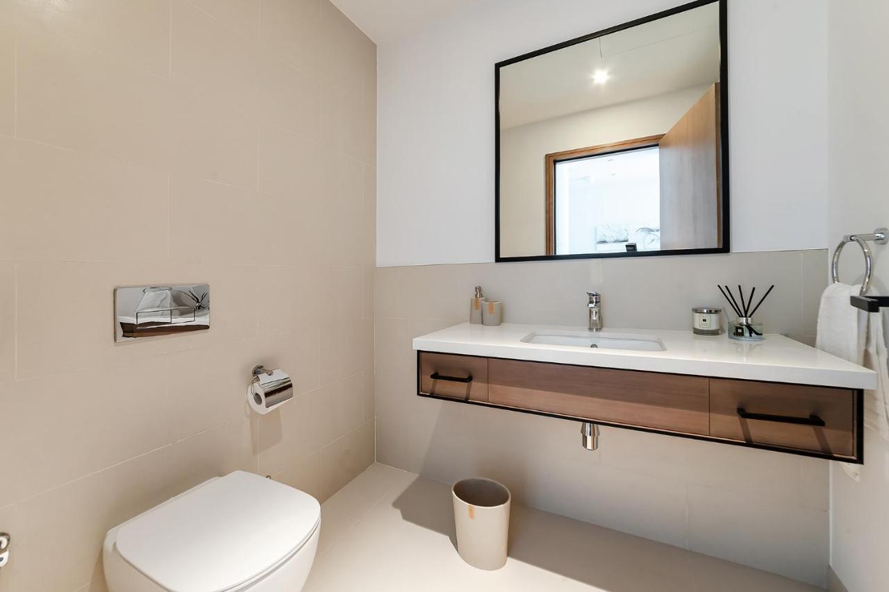 Luxurious 2br With Panoramic Marina View Dubai