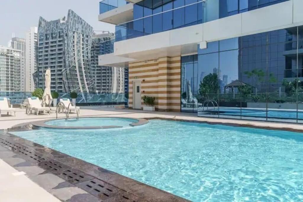 Canal Access Studio, 1 Min Walk To Business Bay Marina Apartamento *