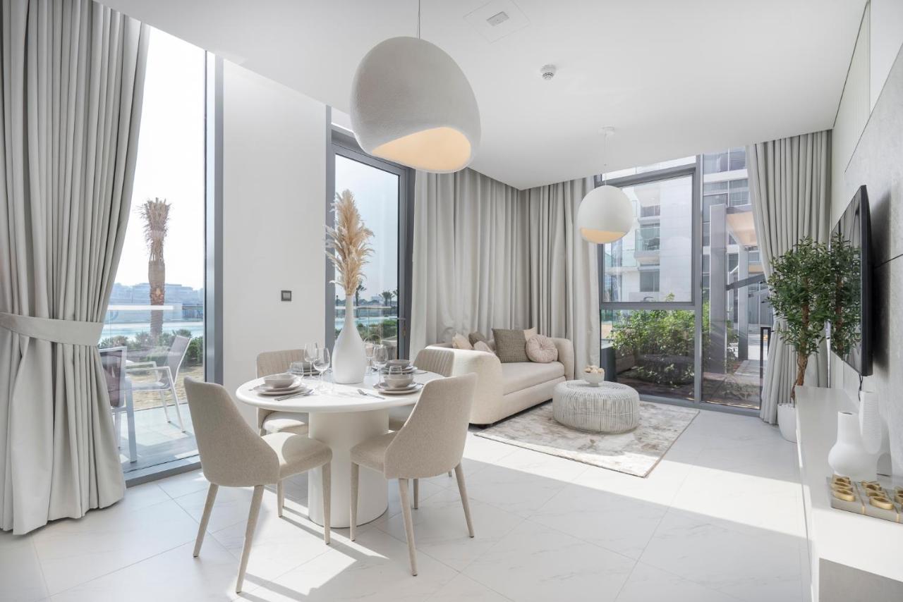 Crystal Water Lagoon Living In District One Apartamento *