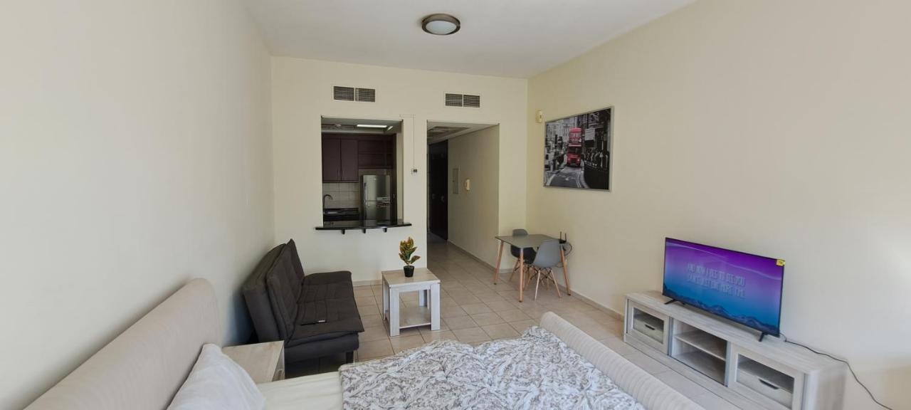 Apartment Druvya Homes, Bld Dg083, Street No,3 Discovery Gardens, Close To The Gardens Metro 6 Minutes Walkable *