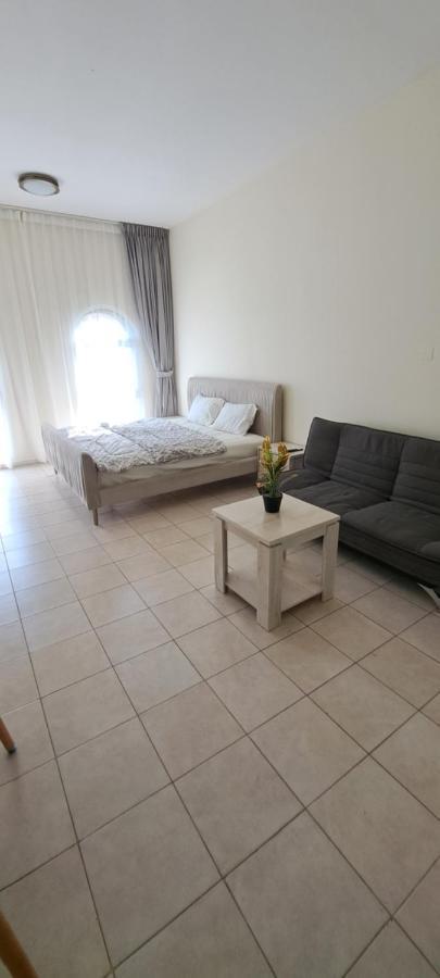 Druvya Homes, Bld Dg083, Street No,3 Discovery Gardens, Close To The Gardens Metro 6 Minutes Walkable *