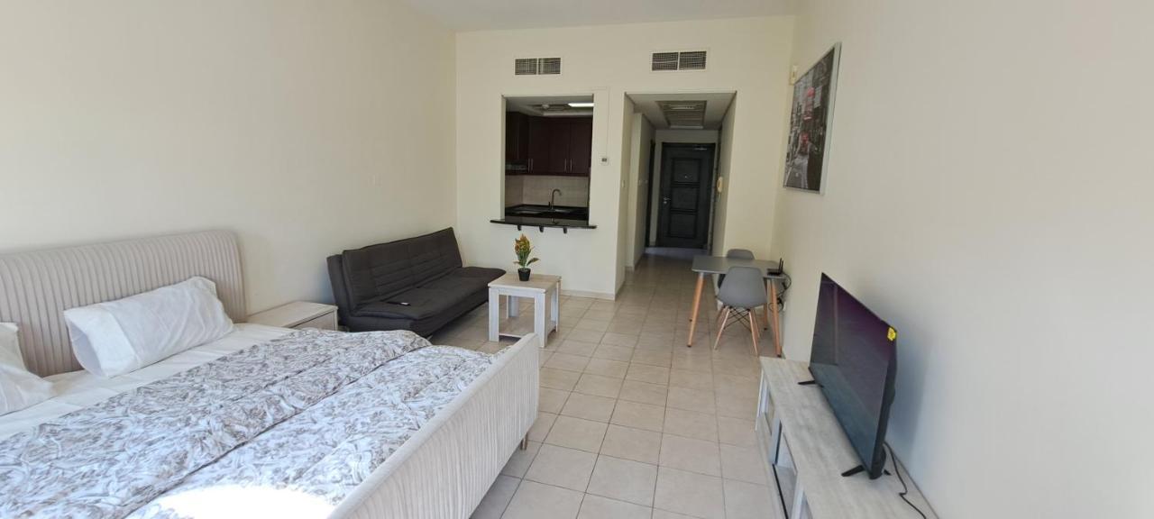 Apartment Druvya Homes, Bld Dg083, Street No,3 Discovery Gardens, Close To The Gardens Metro 6 Minutes Walkable