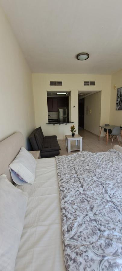 Druvya Homes, Bld Dg083, Street No,3 Discovery Gardens, Close To The Gardens Metro 6 Minutes Walkable *