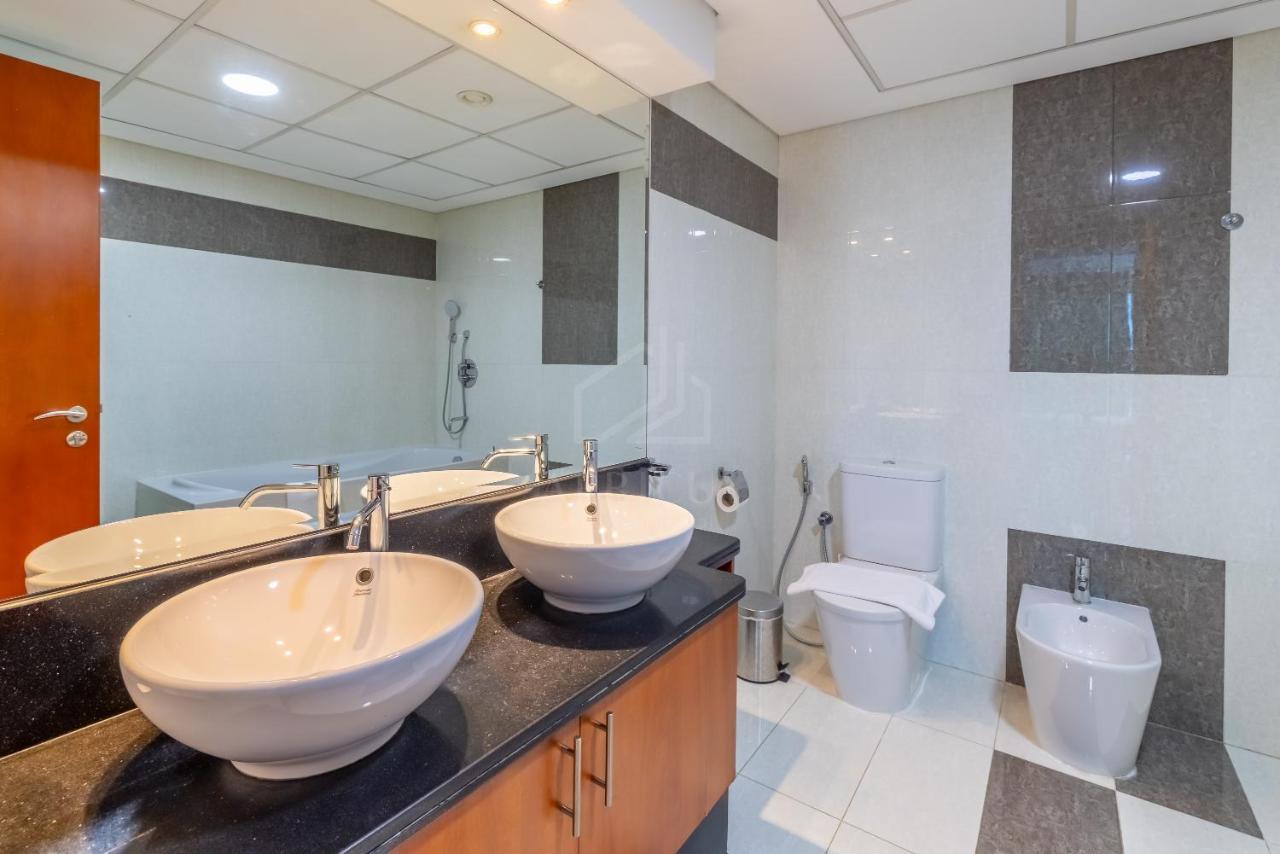 Difc 1 Bd In Park Tower Dubai