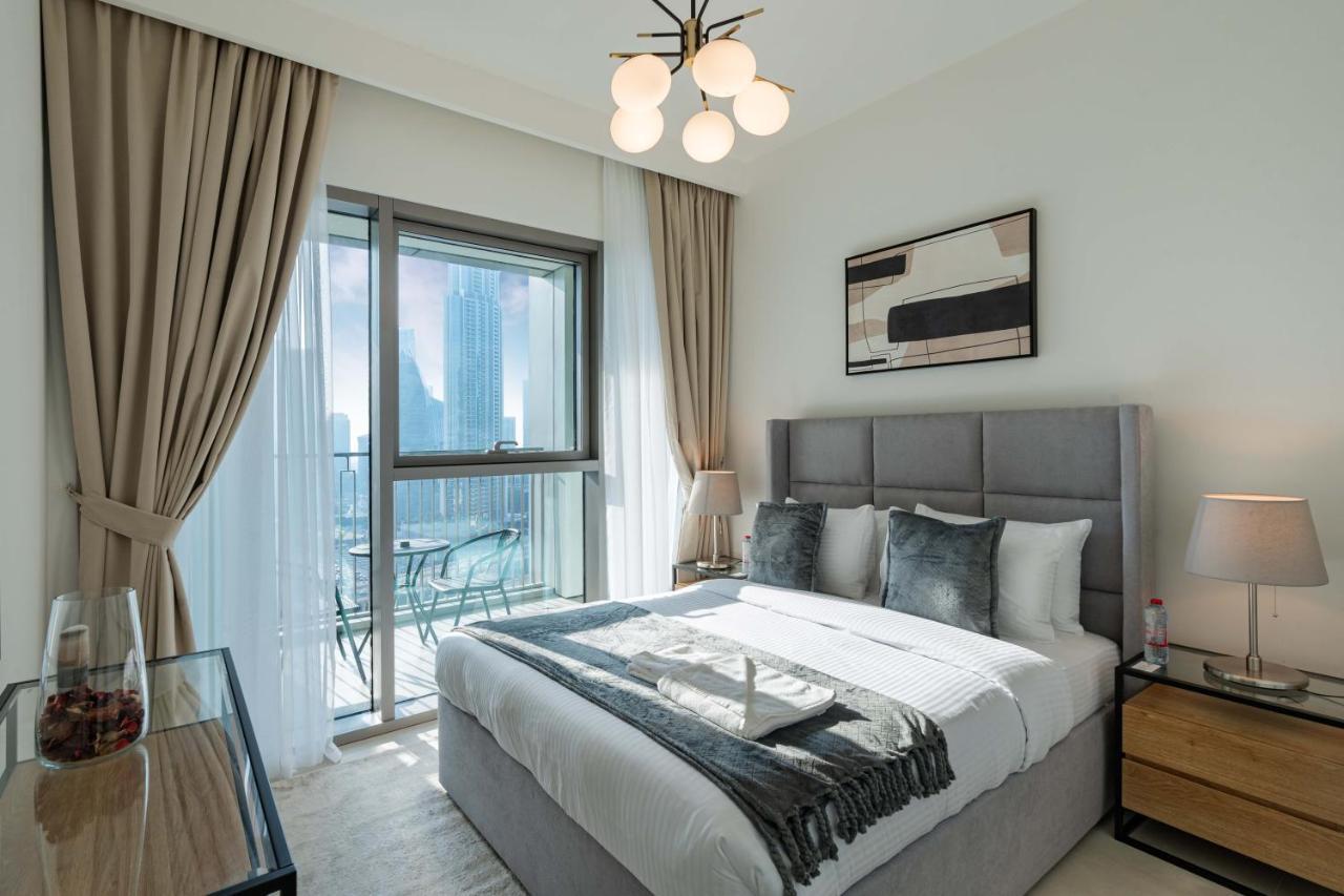 Sleeps 8 Burj Views Direct Mall Access Apartment *
