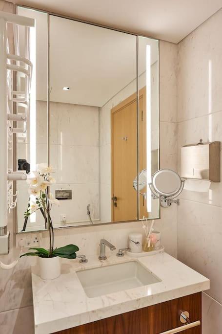 Skylight Two Bedroom Rp Heights Downton Dubaï