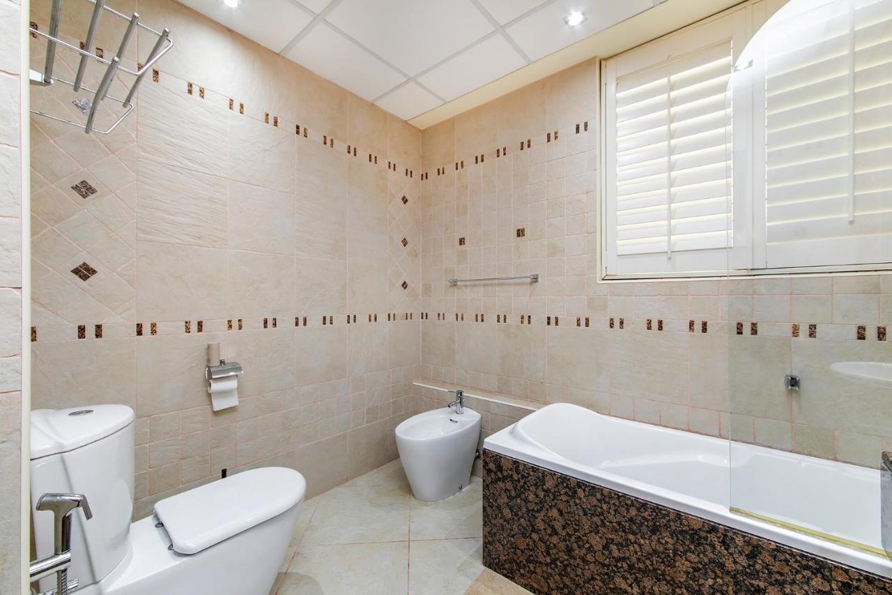 Berloga Capsule Jbr Albergue