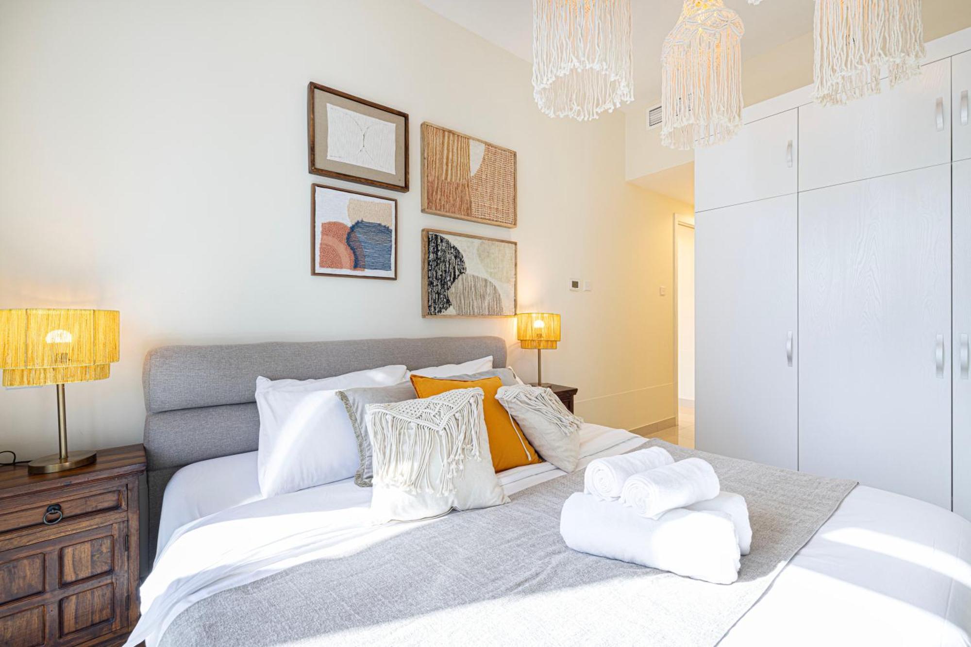 Stylish 3 Bedrooms Boho-style Apartment *