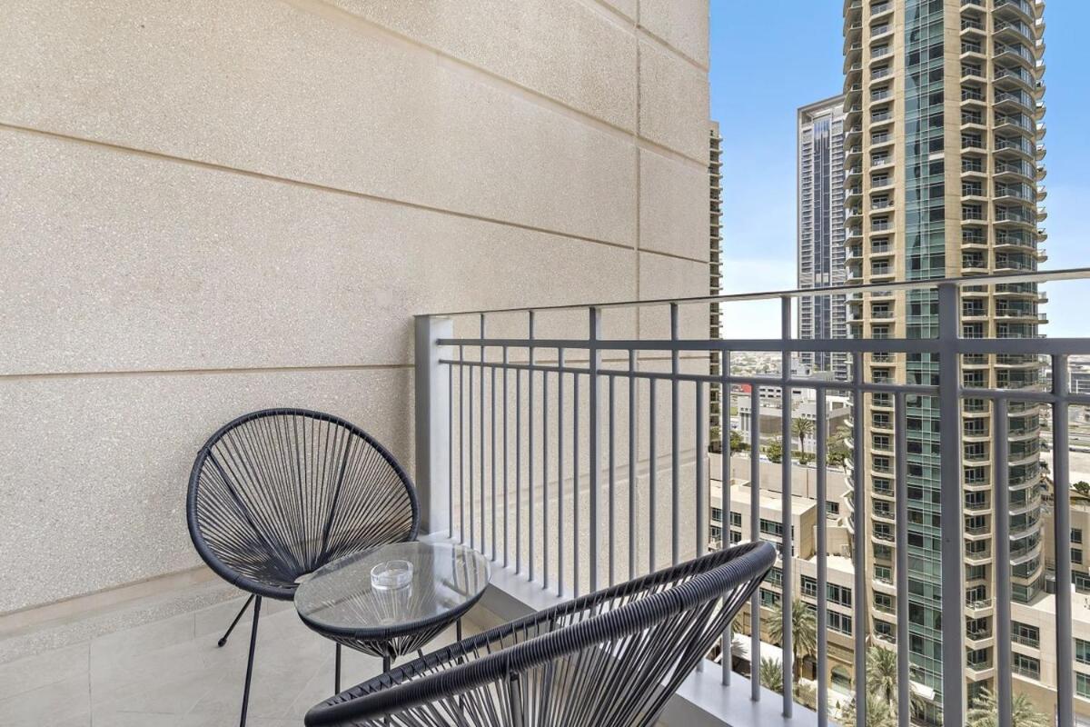 Silkhaus Burj Khalifa Walking Distance 1bdr In Downtown Apartamento