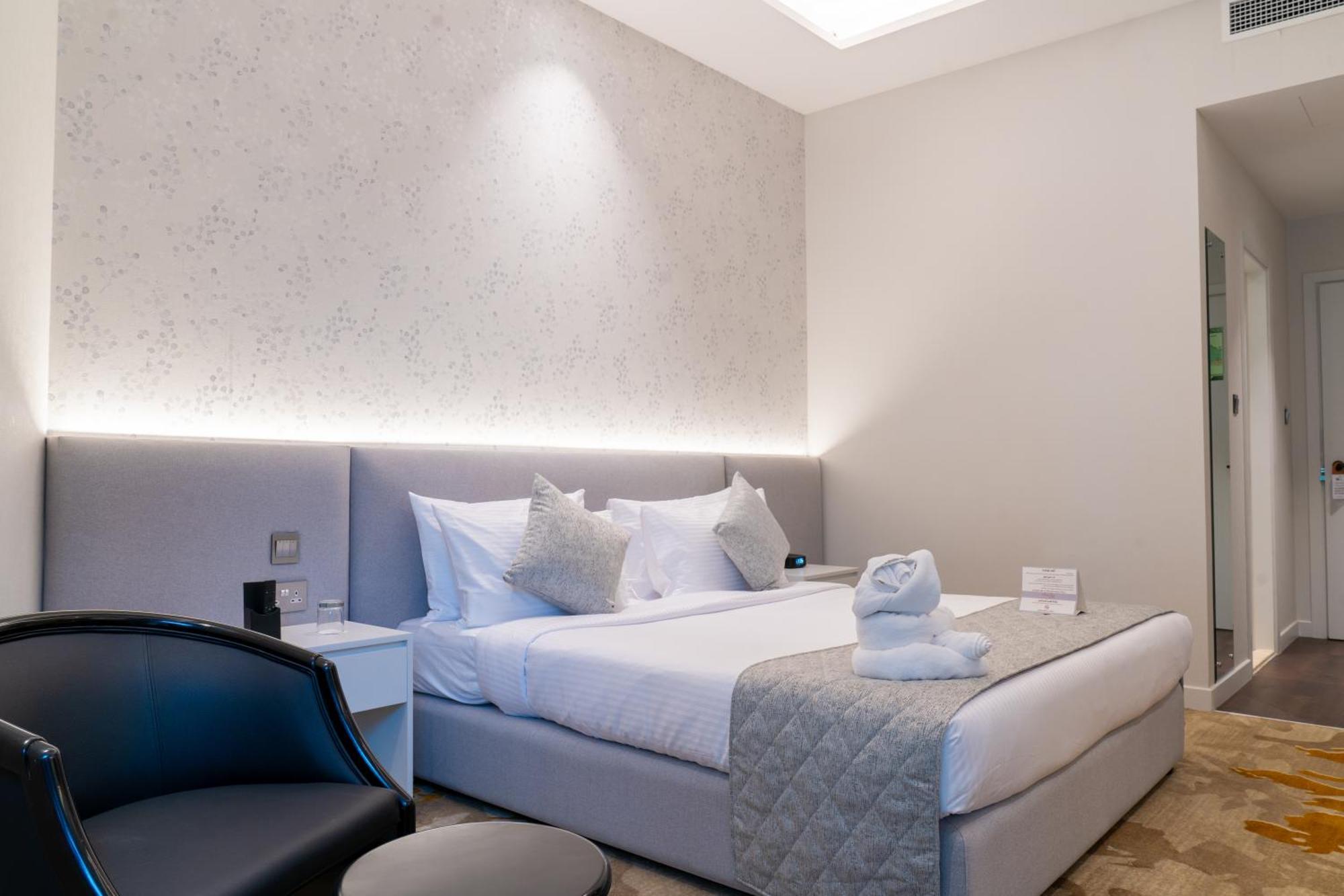 Estay Hotel 3*