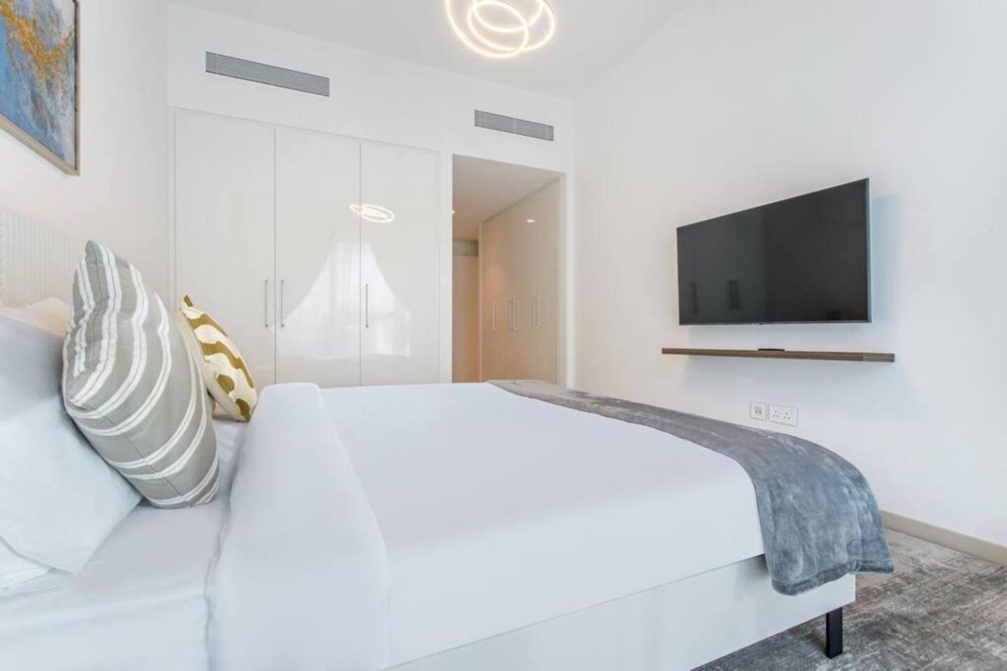 Lejlighed 3br Facing Mall 5 Min Walk To Burj Khalifa *