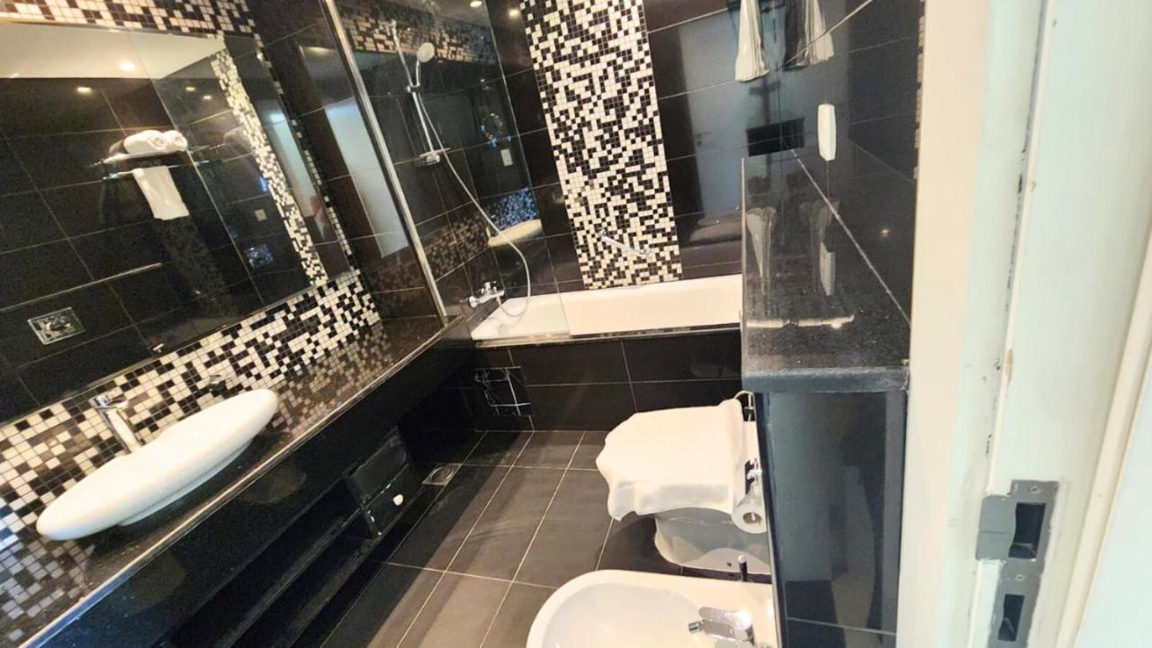 Apartment Damac - Bays Edge In Business Bay *