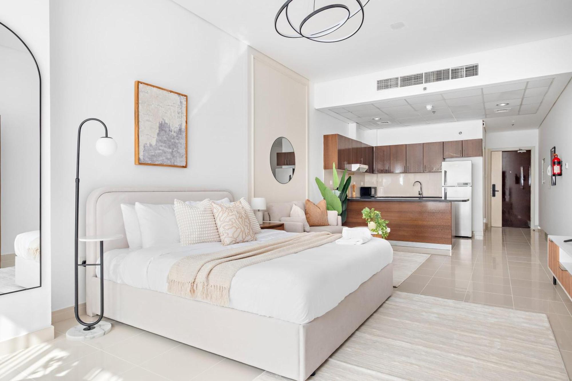 Apartamento Silkhaus Modern Near Silicon Mall Dubái