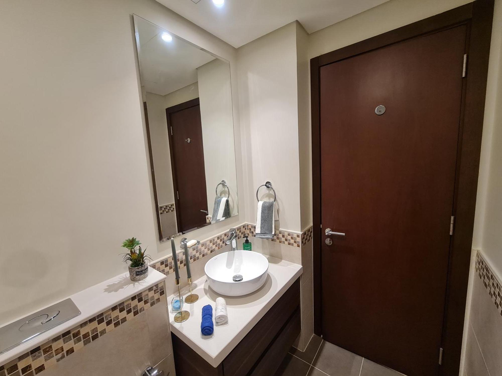 1br In Dubai-downtown *