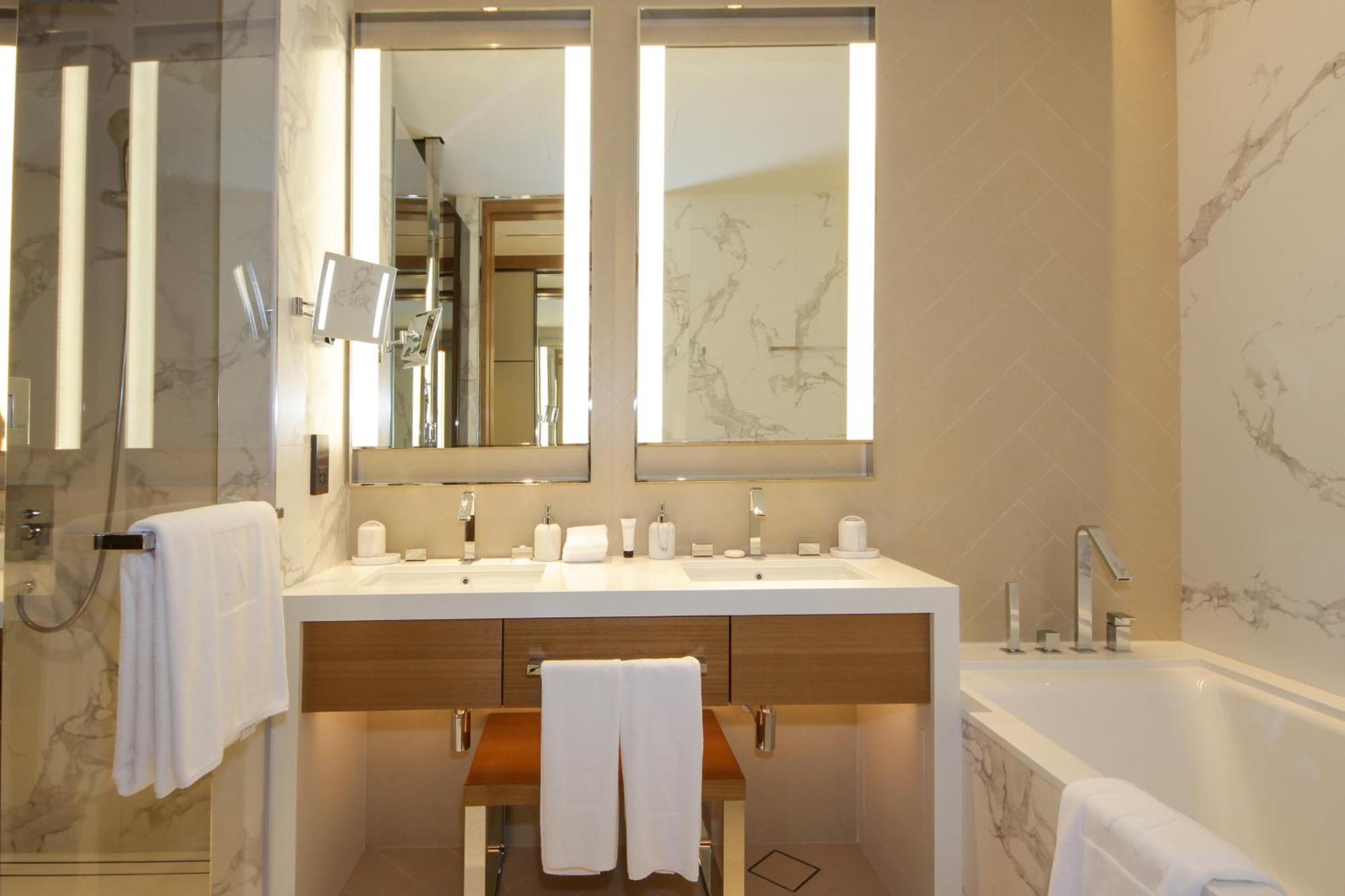 Ultra Modern 2bhk In The Address Opera District Near Mall - Sea View Dubai