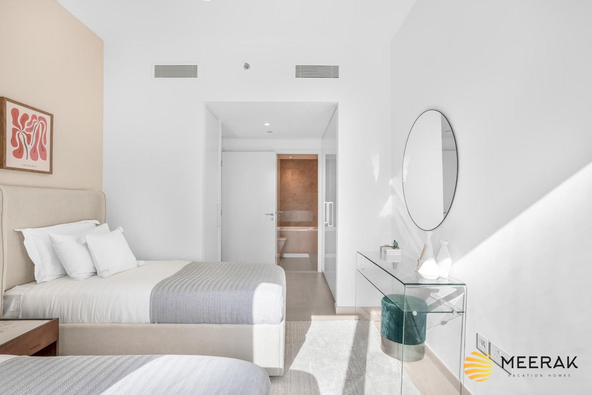 Meerak Homes - Burj Khalifa And Fountain View Downtown Elegance 2 Bed , Free Wifi, Parking, Gym And Pool Appartement