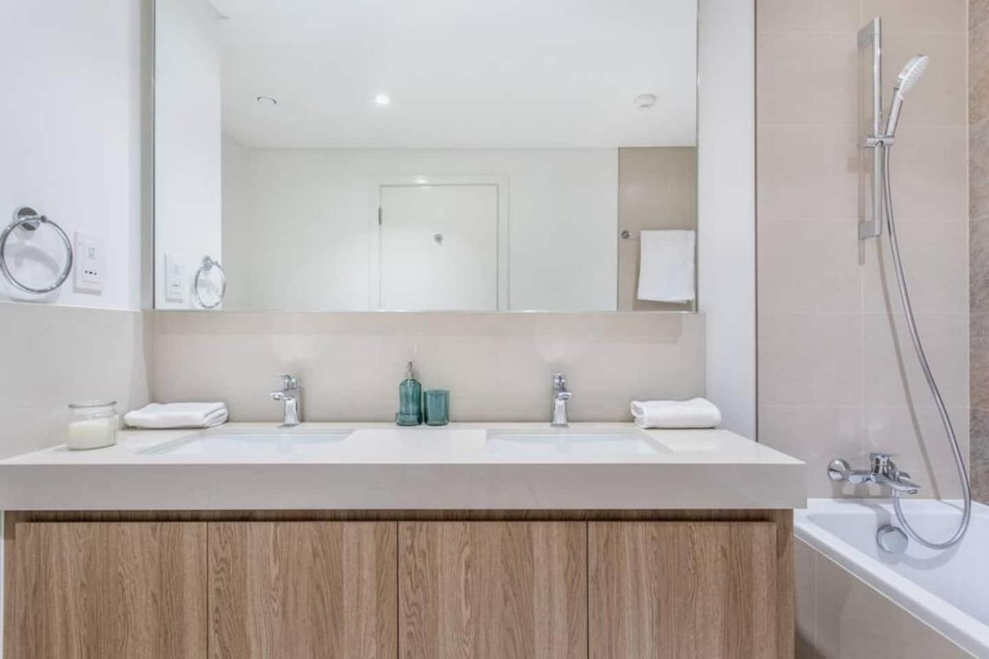 Lejlighed 3br Facing Mall 5 Min Walk To Burj Khalifa Dubai