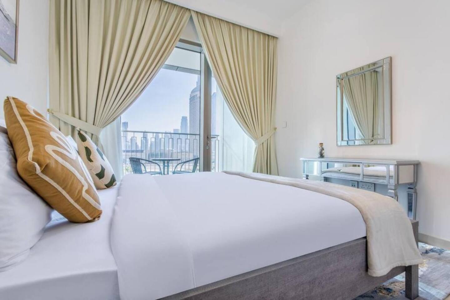 3br Facing Mall 5 Min Walk To Burj Khalifa Lejlighed Dubai