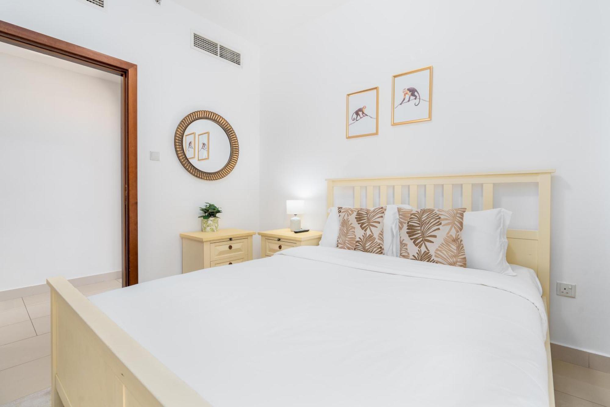 Full Opera Views / 5 Min Walk From Mall & Burj Khalifa / 3 Bdr / The Location Appartement *