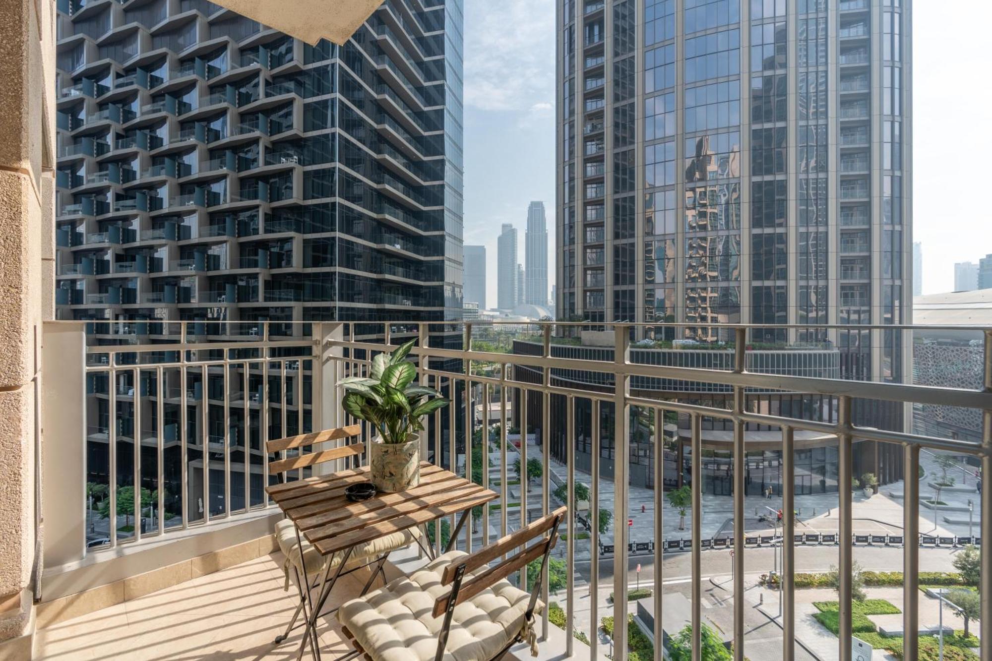 Full Opera Views / 5 Min Walk From Mall & Burj Khalifa / 3 Bdr / The Location Appartement Dubaï