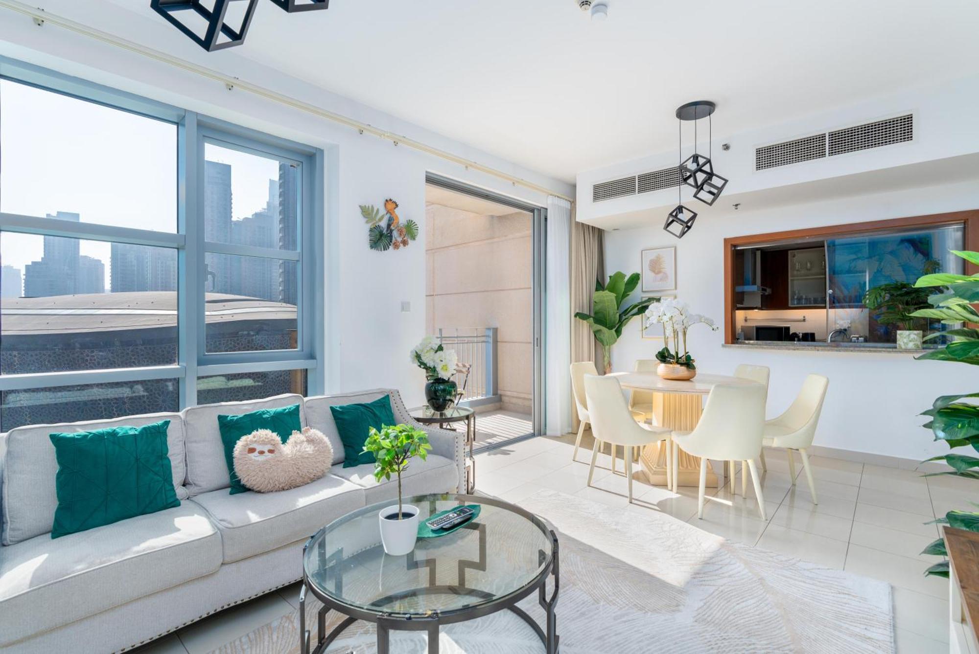 Full Opera Views / 5 Min Walk From Mall & Burj Khalifa / 3 Bdr / The Location Appartement Dubaï