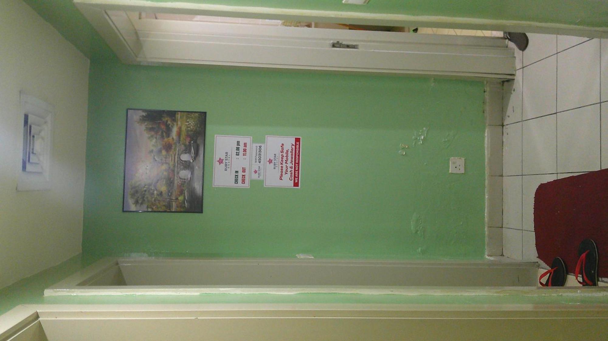 Hostel Ruby Star Loft Bed Partition G *