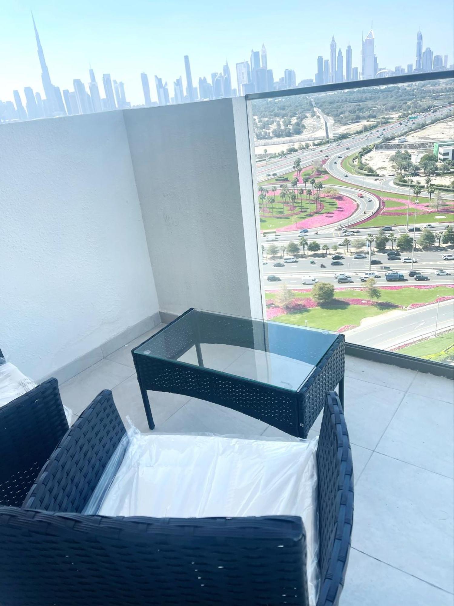 Burj Khalifa View Ensuite King Bedroom In A 2 Bedroom Mall 8mins Apartemen Dubai