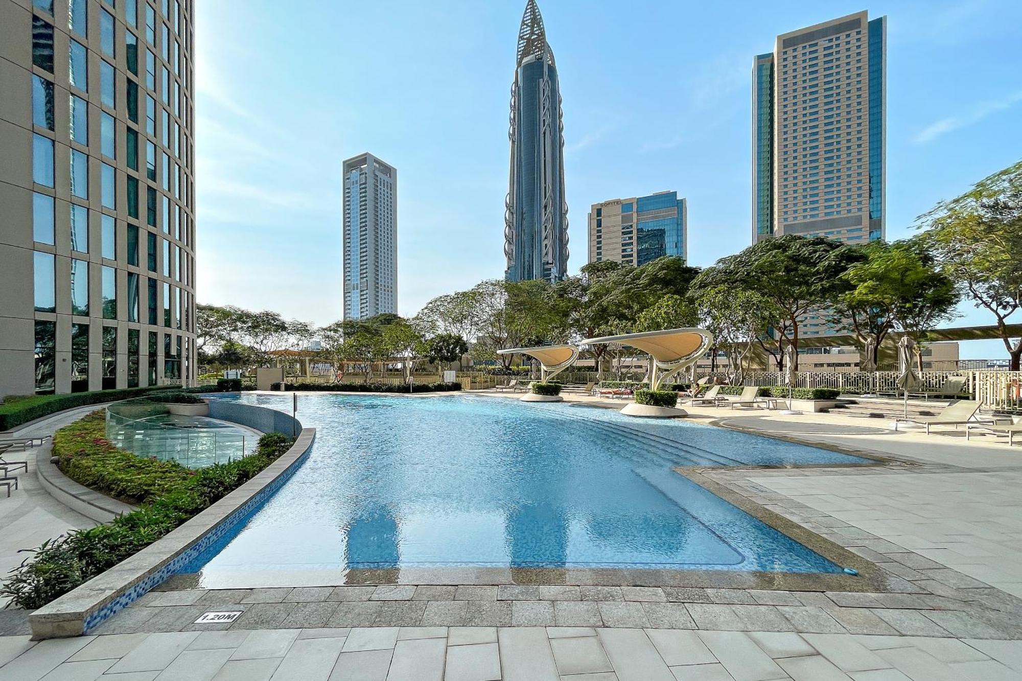 First Class 1br With Full Burj Khalifa View Apartment *