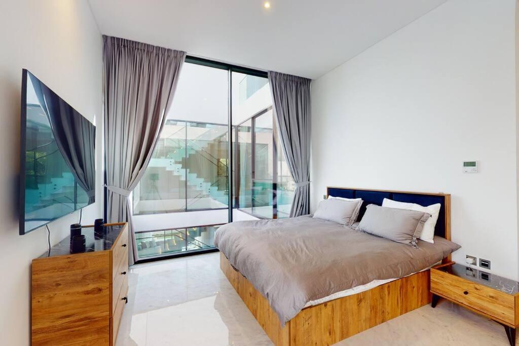 Luxurious 5 Bed - Al Barari * Dubái