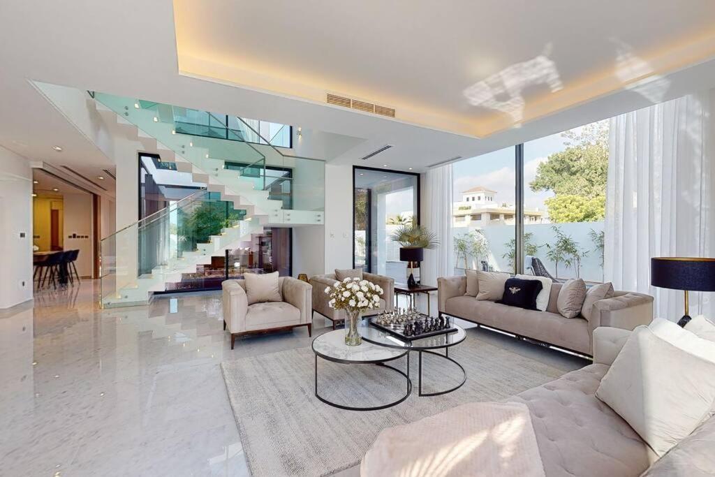 Luxurious 5 Bed - Al Barari * Dubái