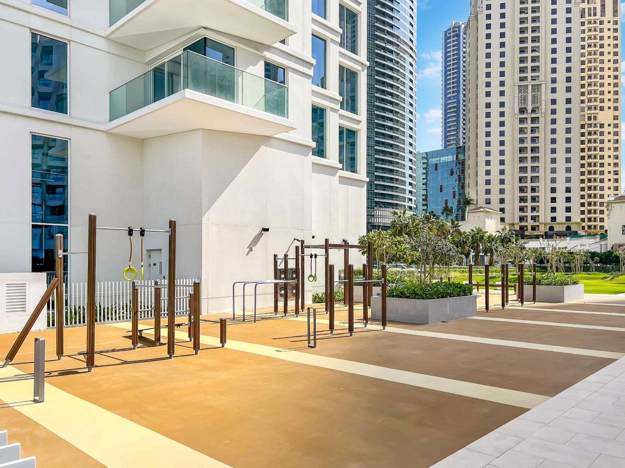 Fam Living - Beachfront 1-bedroom In The Heart Of Jbr *
