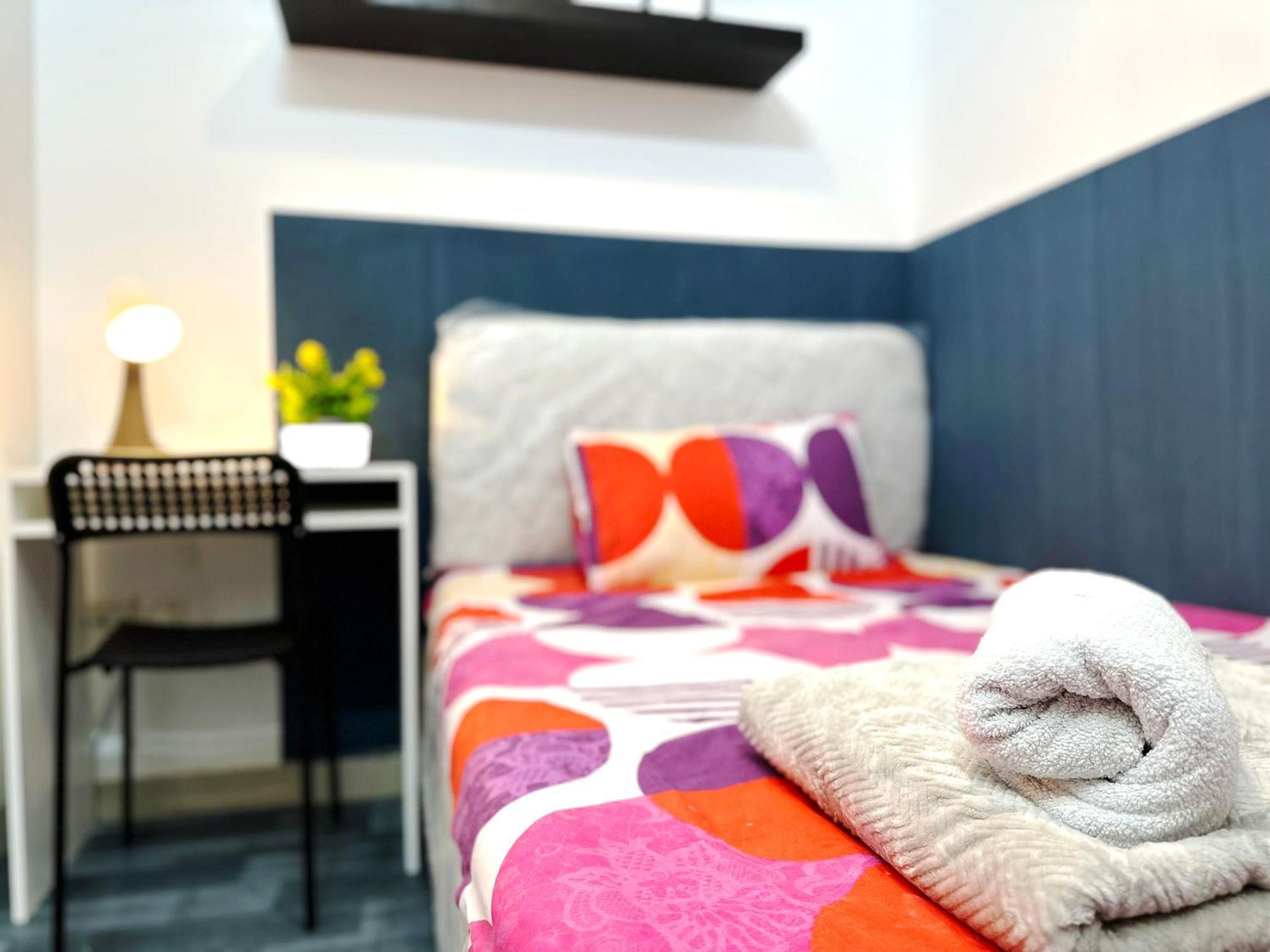 Deluxe Couple Partition In Tecom Near Metro