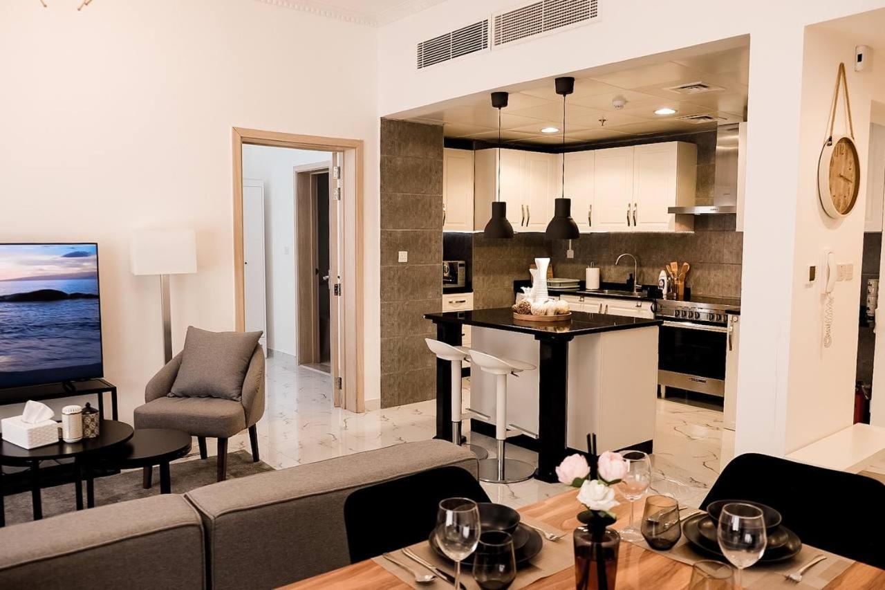 Dubaistay Luxury 2 Bedroom Jvc King And Queensize Appartement Dubai