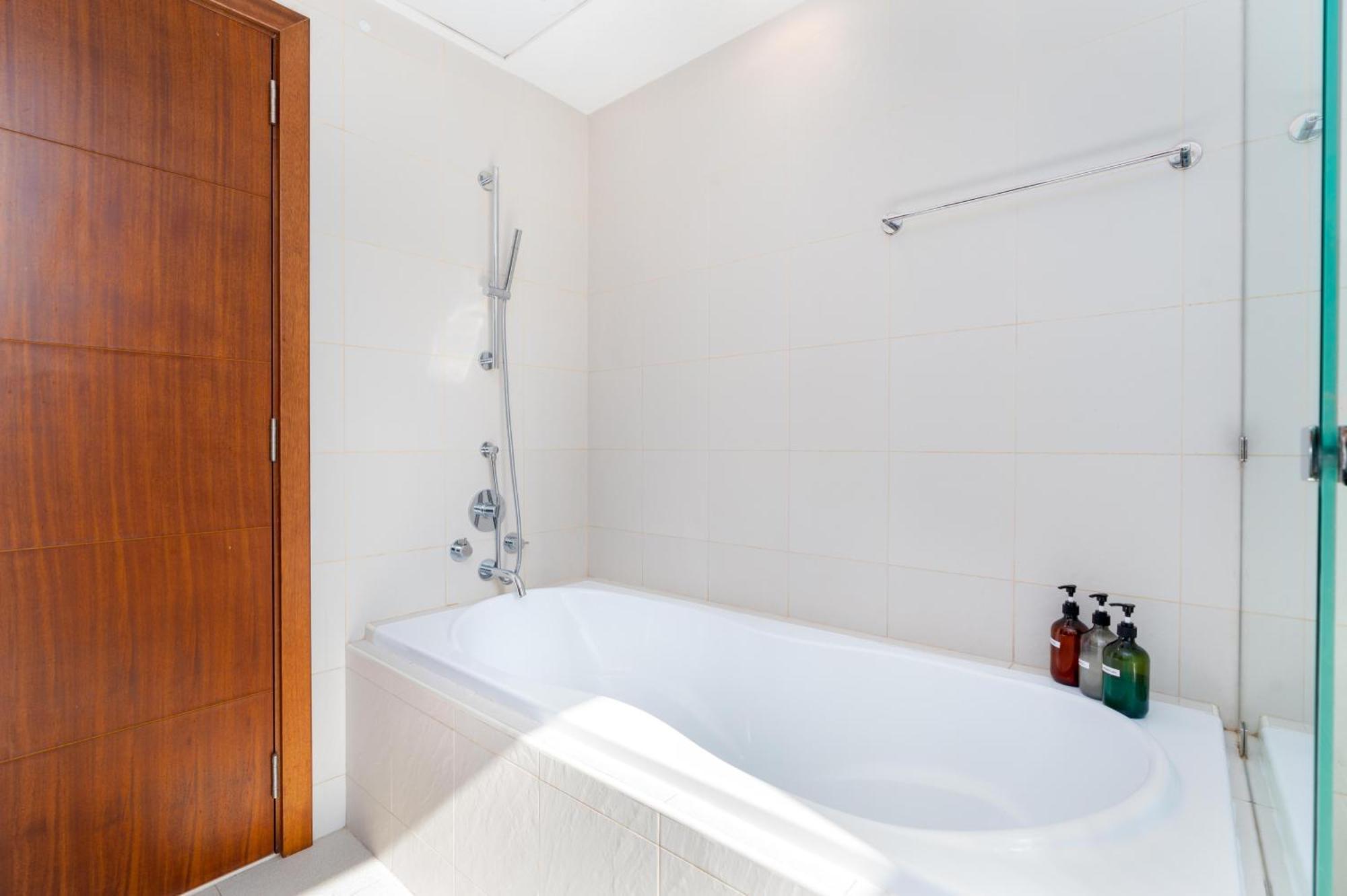 Appartement Full Opera Views / 5 Min Walk From Mall & Burj Khalifa / 3 Bdr / The Location Dubaï
