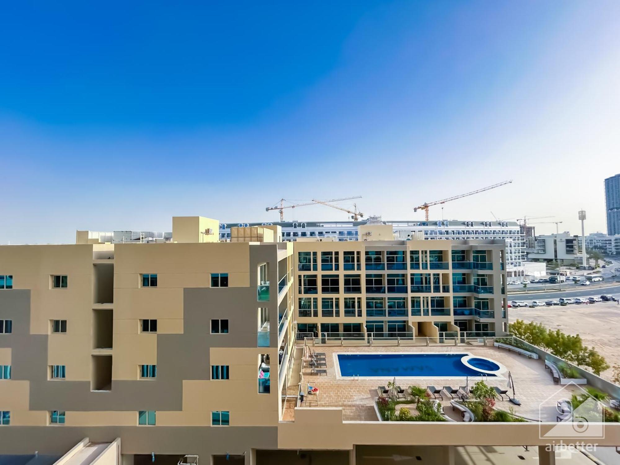Stunning With Balcony In Arjan Apartment *
