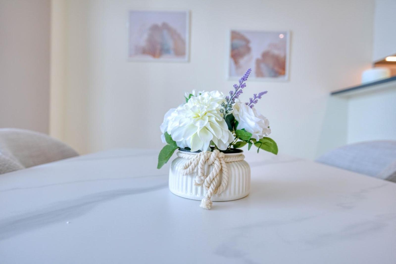 Apartment Refined 2 & Half Br In Mada Residences Near Mall