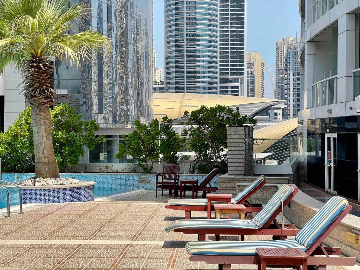 Rustic Elegance By The In Jlt Appartamento *
