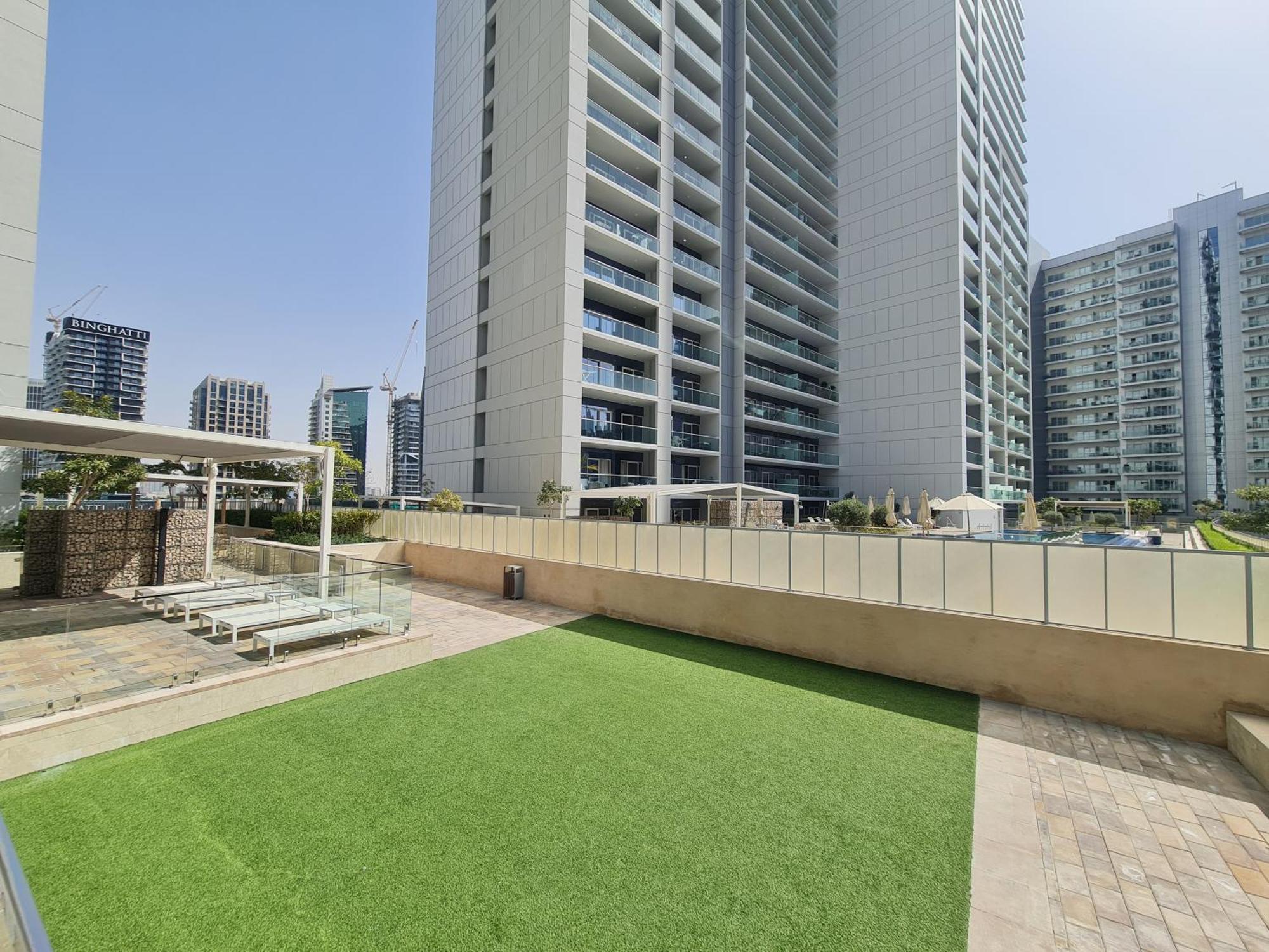1br In Dubai-downtown *