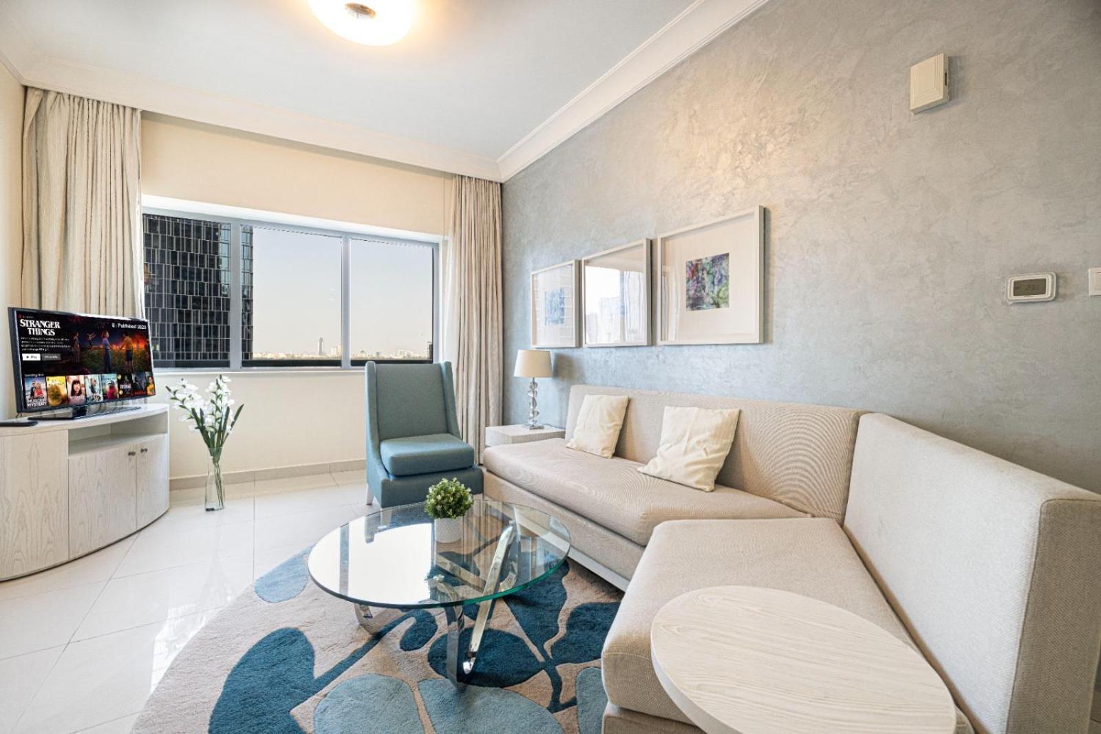 1 Minute Walk To Mall, 2 Bedroom Luxe In Elite Building With Pool And Gym