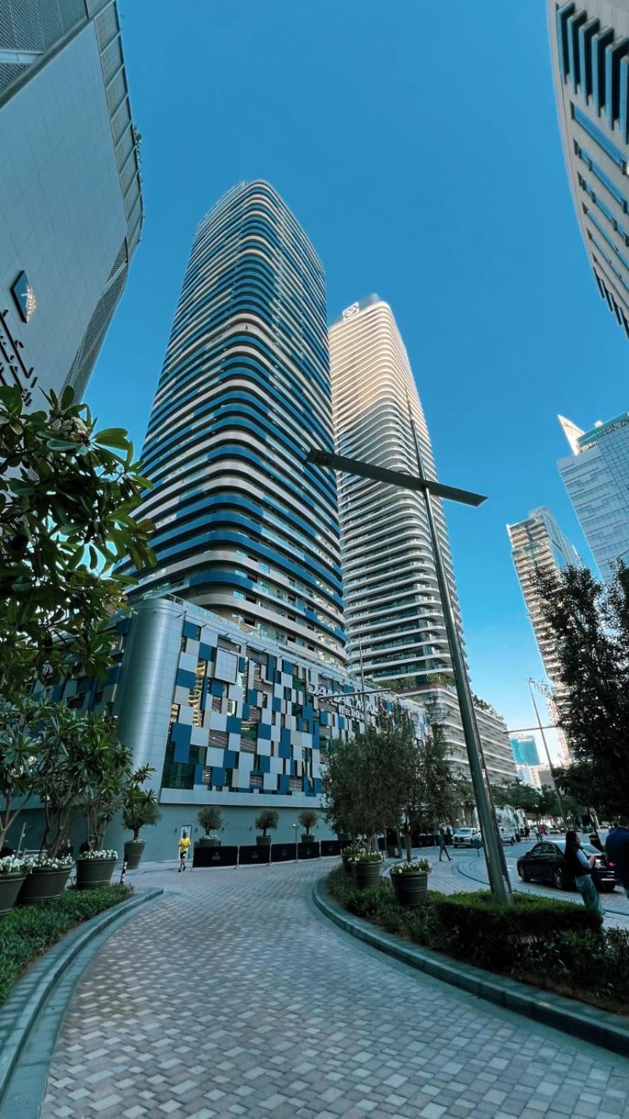 Apartment 1 Minute Walk To Mall, 2 Bedroom Luxe In Elite Building With Pool And Gym
