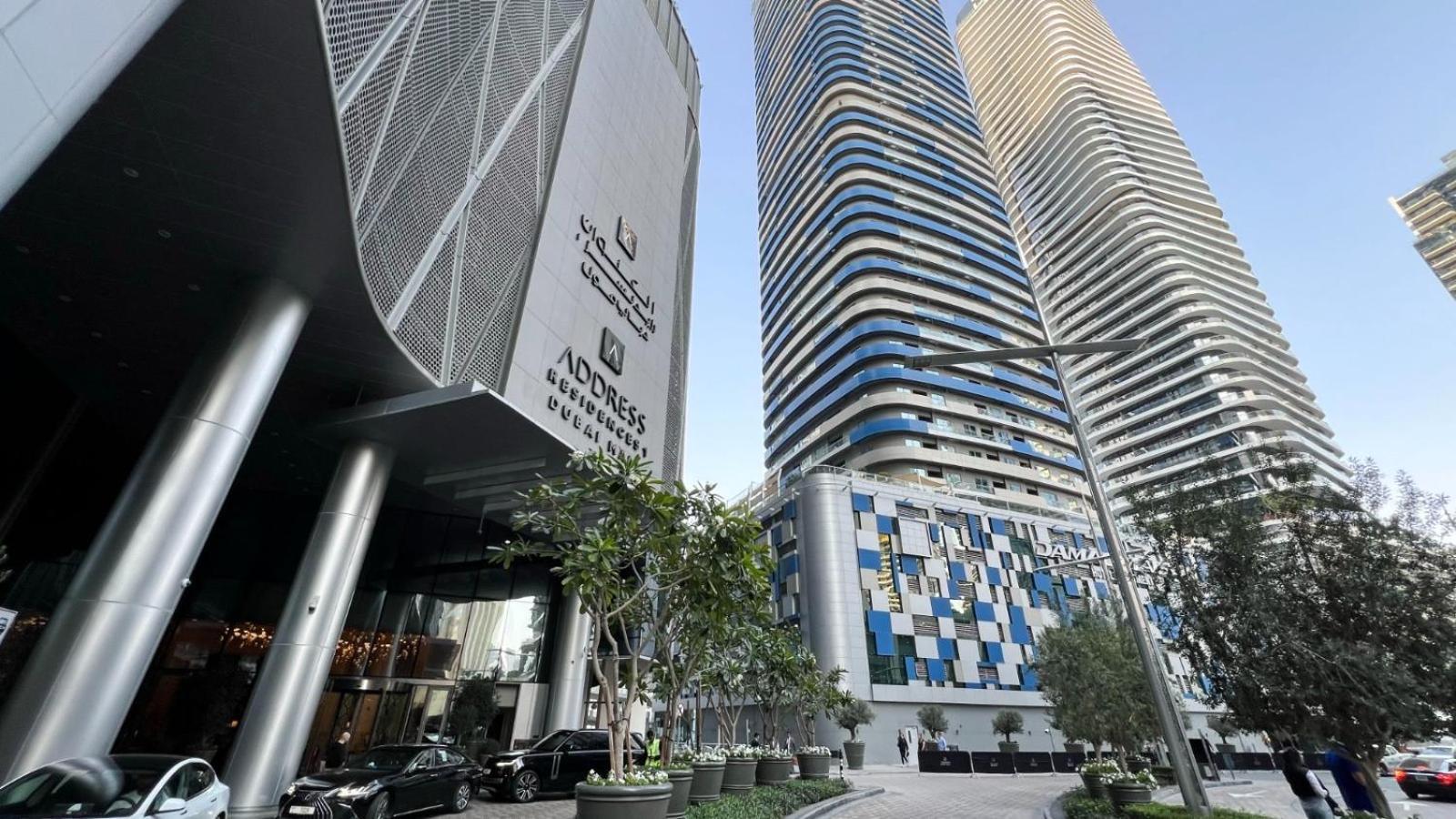 1 Minute Walk To Mall, 2 Bedroom Luxe In Elite Building With Pool And Gym Dubai