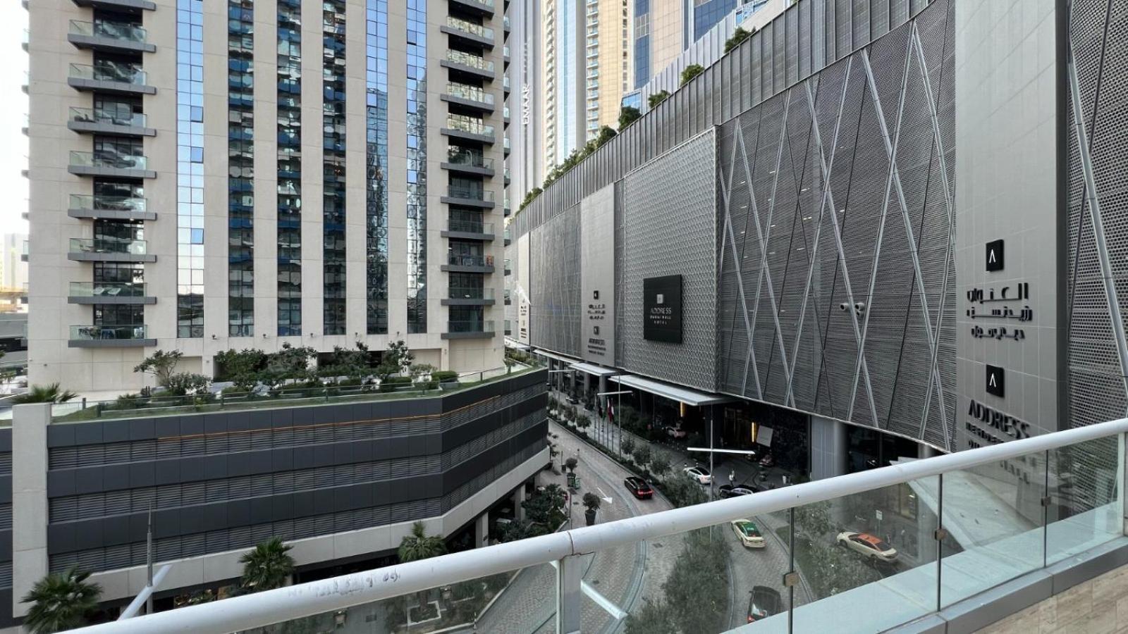 Apartment 1 Minute Walk To Mall, 2 Bedroom Luxe In Elite Building With Pool And Gym