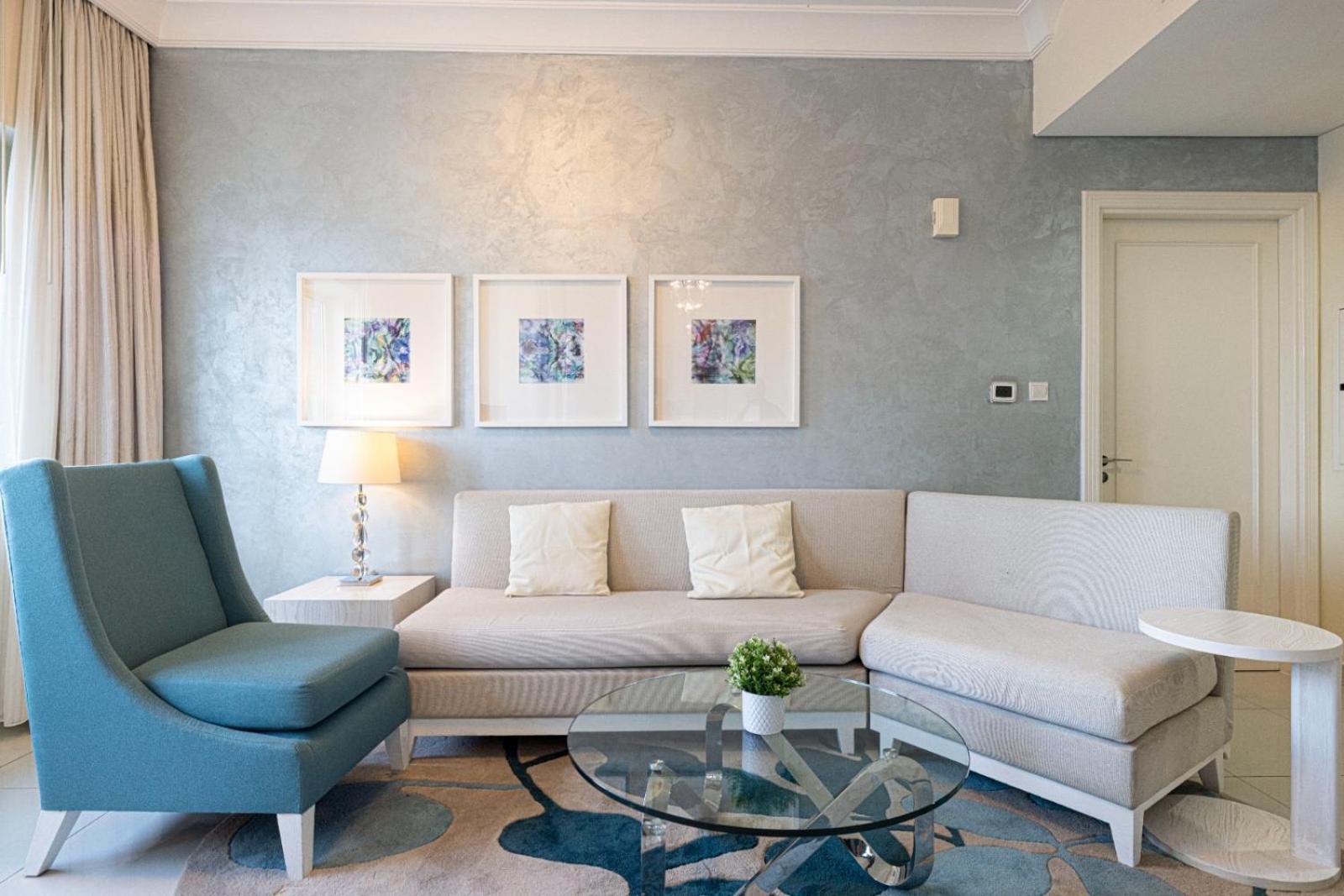 1 Minute Walk To Mall, 2 Bedroom Luxe In Elite Building With Pool And Gym Apartment Dubai