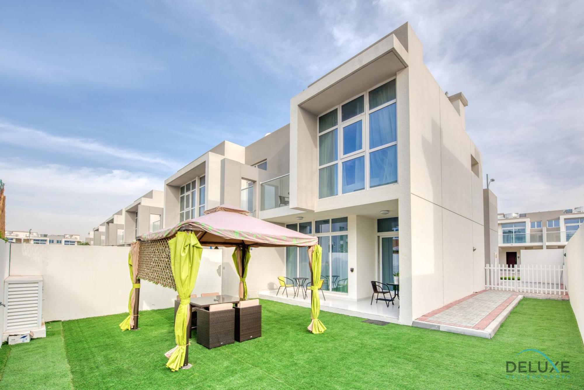 Tranquil 3br Townhouse At Albizia Damac Hills 2 By Deluxe Homes Apartment *