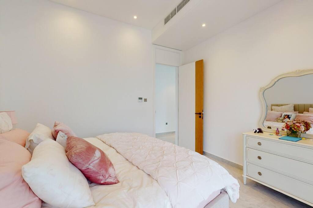 Luxurious 5 Bed - Al Barari Villa Dubái