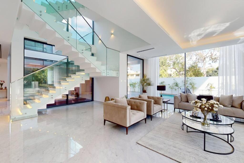 Luxurious 5 Bed - Al Barari Villa Dubái