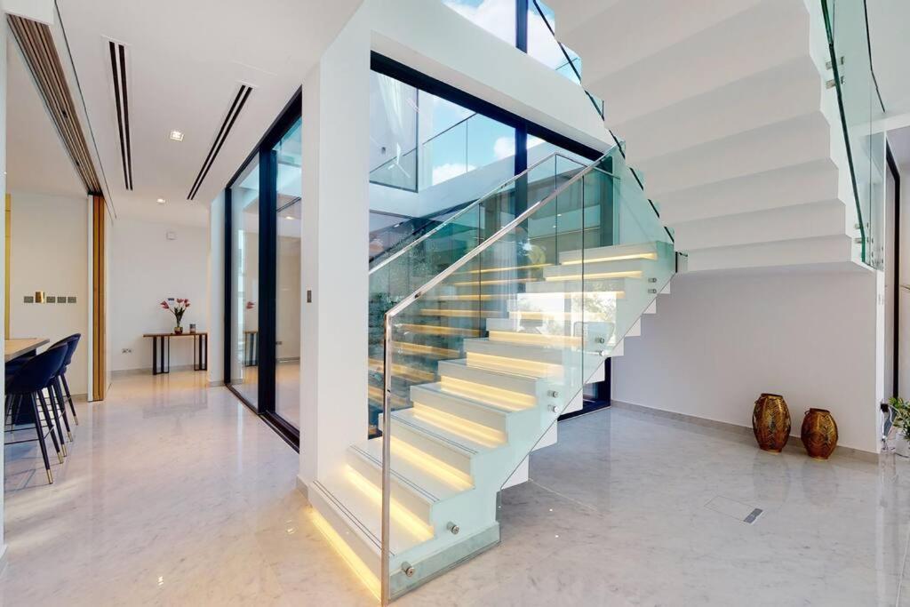 Luxurious 5 Bed - Al Barari Villa Dubái