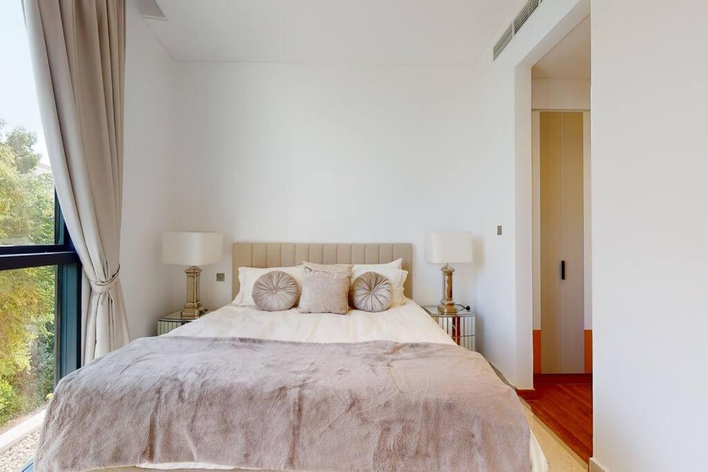 Luxurious 5 Bed - Al Barari Villa Dubái