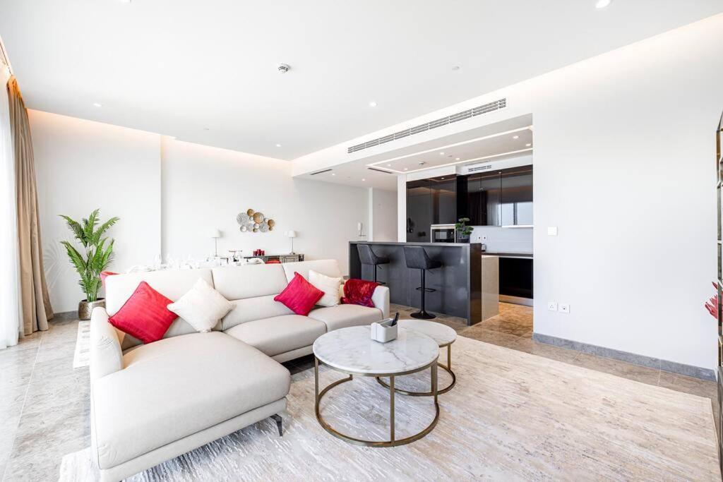 Private Beach - 4br - 8 Sleep - Pool - 180 Grades Sea & Ain View - Huge Balcony - Parking - Prime Location Apartamento *