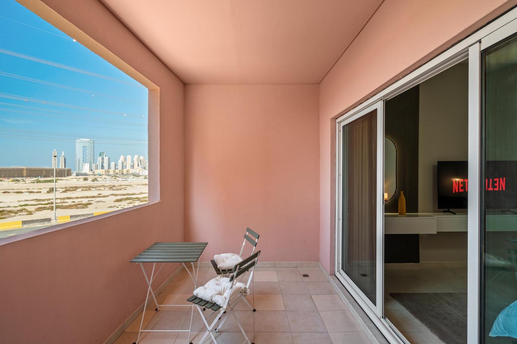 Luxurious Near Jbr Apartment Dubai